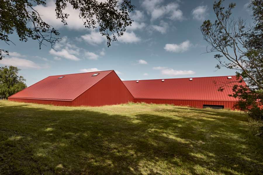 Steel profiles form the framework when space is provided for sports, learning, and play in Vestbjerg, Vestbjerg Idrætshal, Bakmøllevej 280, 9380 Vestbjerg, Denmark